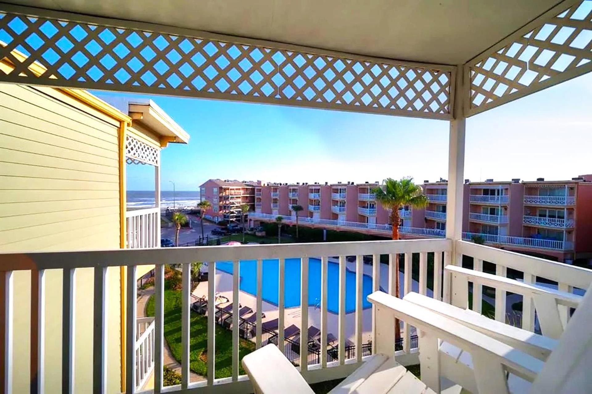 Appartement Beautiful Ocean Views At The Victorian à Galveston Extérieur photo