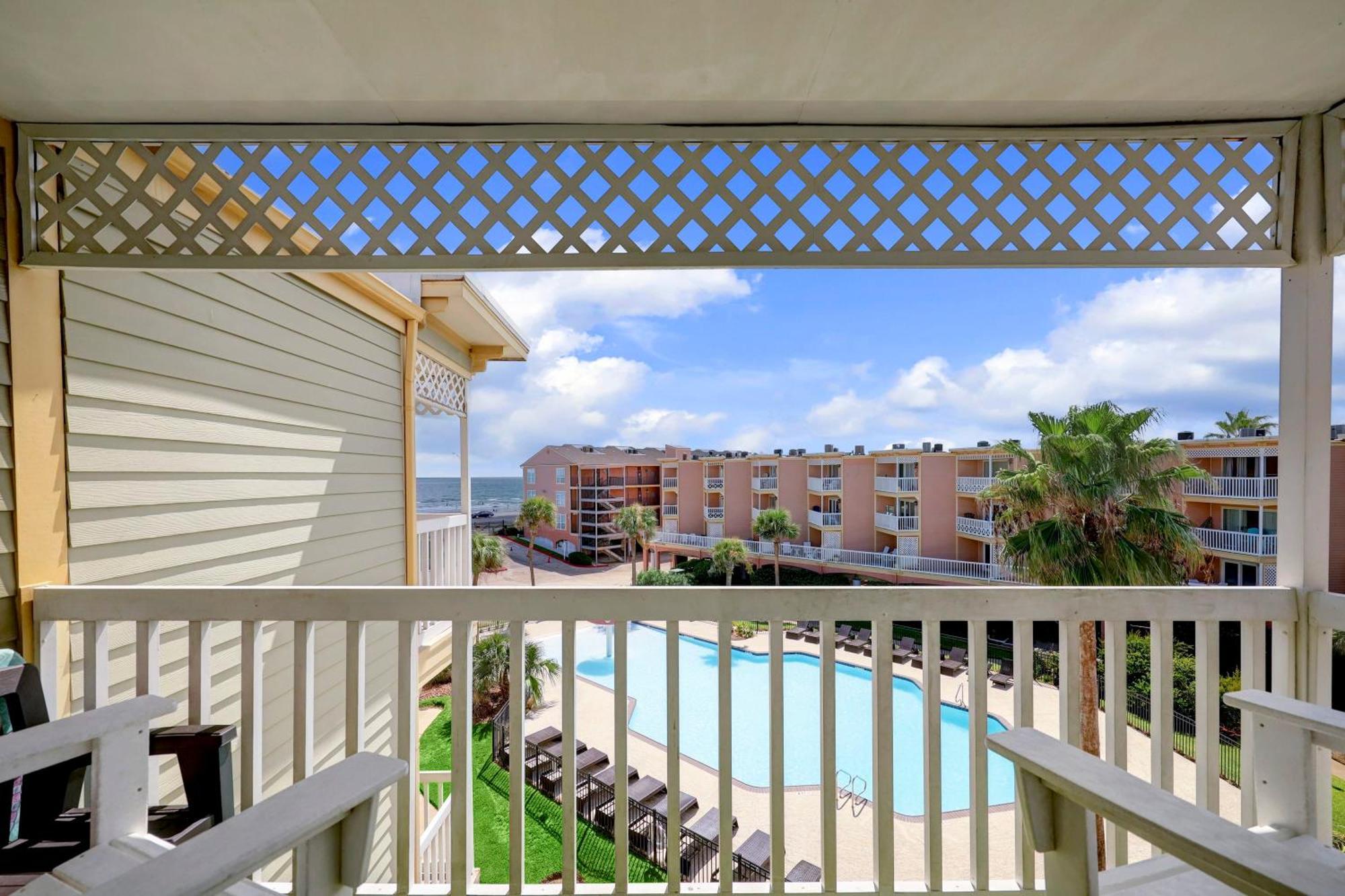 Appartement Beautiful Ocean Views At The Victorian à Galveston Extérieur photo