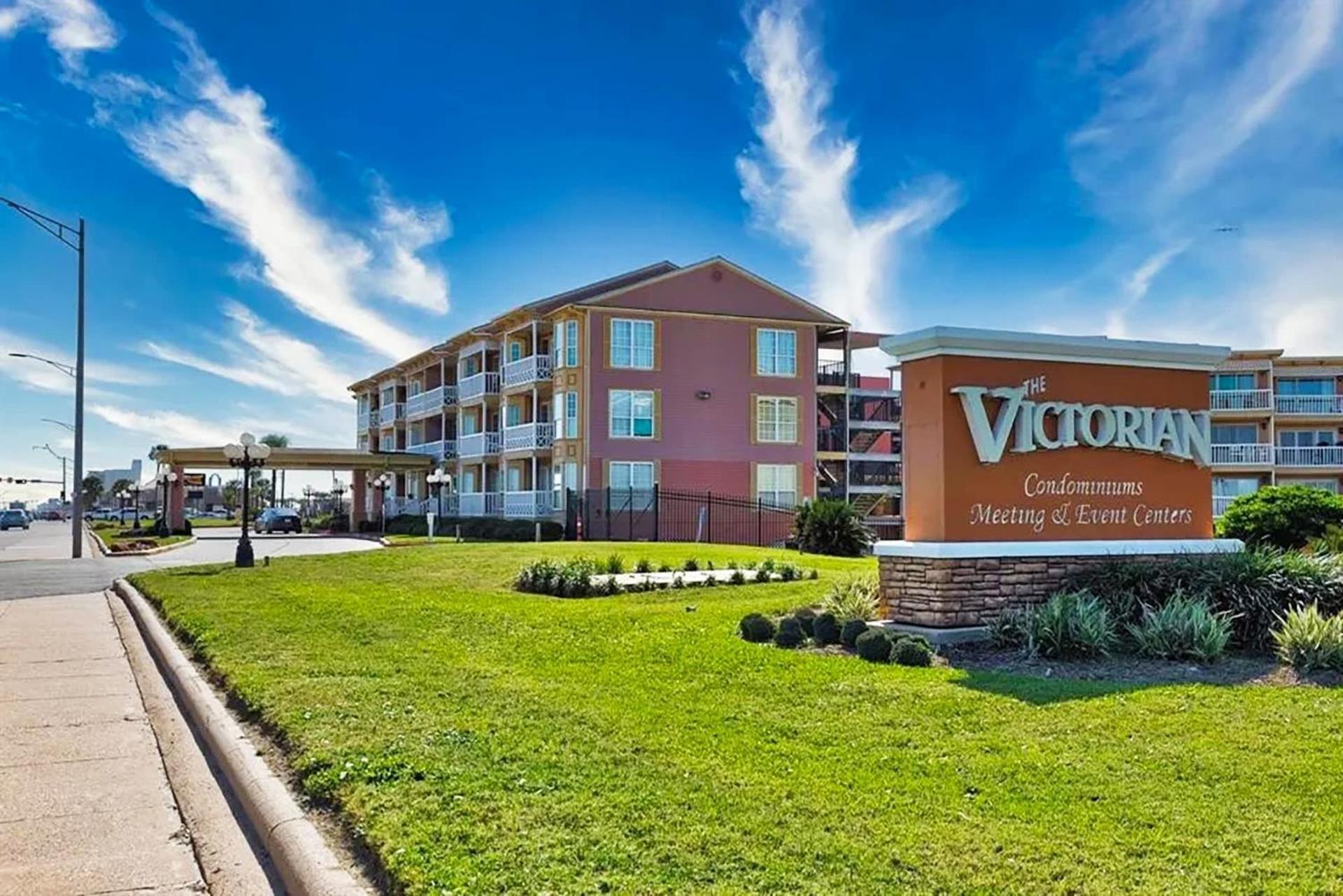 Appartement Beautiful Ocean Views At The Victorian à Galveston Extérieur photo